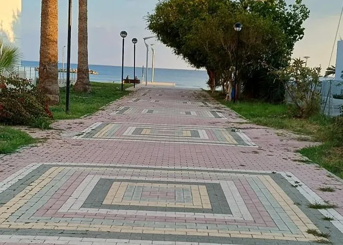 Magic Maisonette 250m From The Apartament